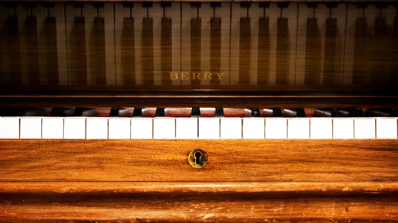 Chi tiết piano cao cấp tại Đà Nẵng