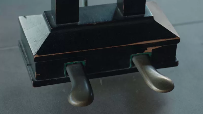 Chi tiết piano cao cấp tại Huế