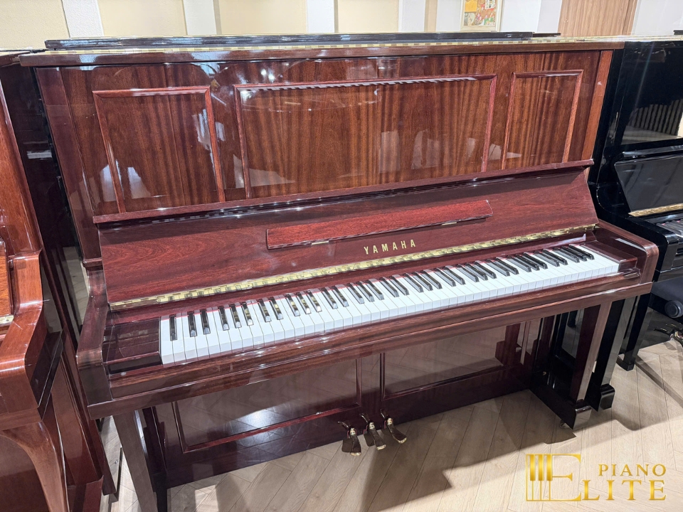 YAMAHA U30 ChC