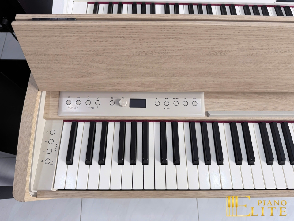 ROLAND F701 LA (USED)