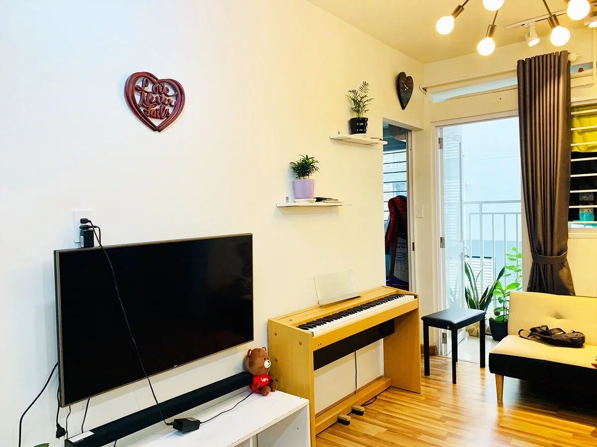 Roland F-100c - Chi tiết 1