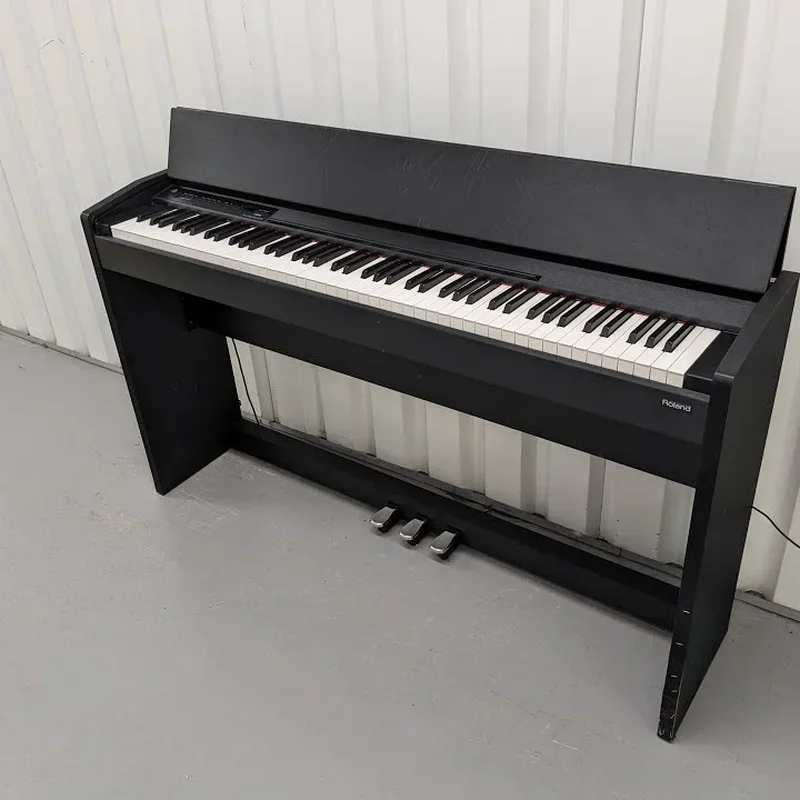 ROLAND F-110 B - Chi tiết 2