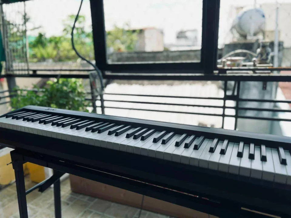 ROLAND FP-18 - Chi tiết 1