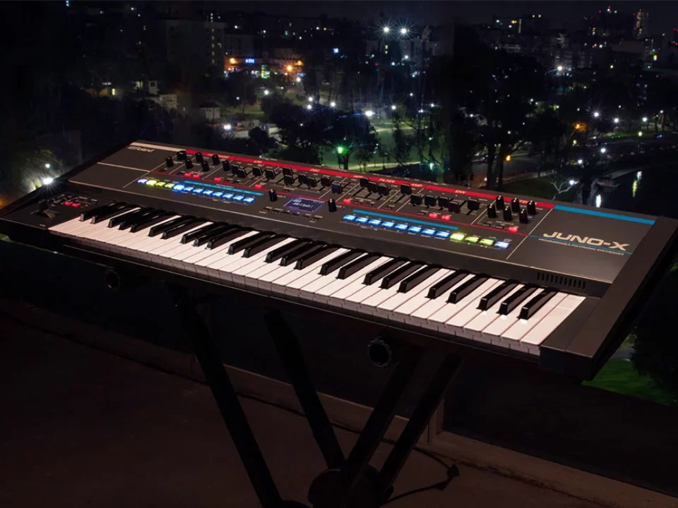 ROLAND JUNO-X - Chi tiết 1