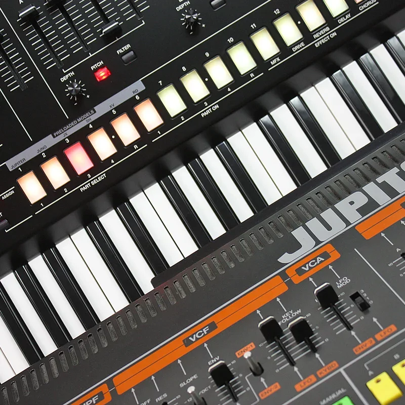 Roland JUPITER X - Chi tiết 1