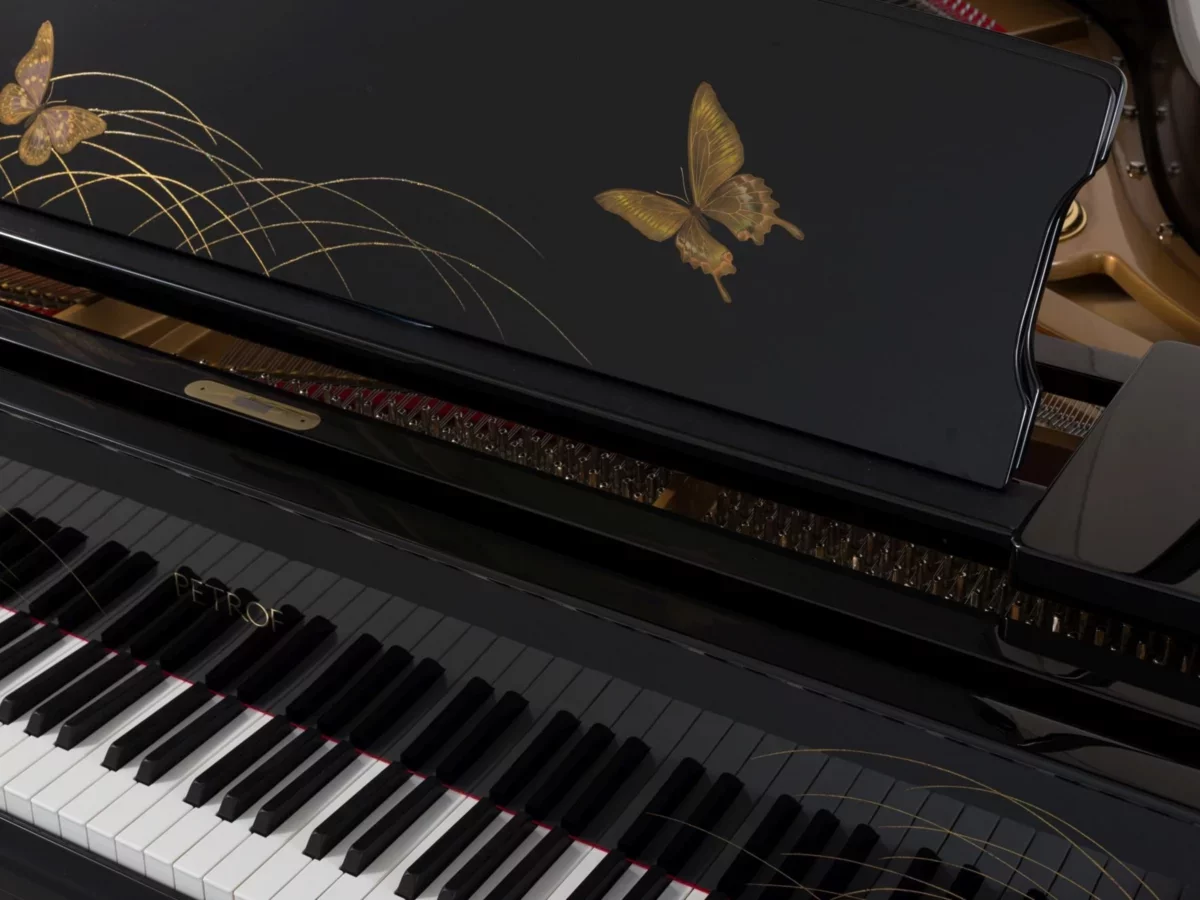 [SPECIAL] MAKI-E - Chi tiết 1