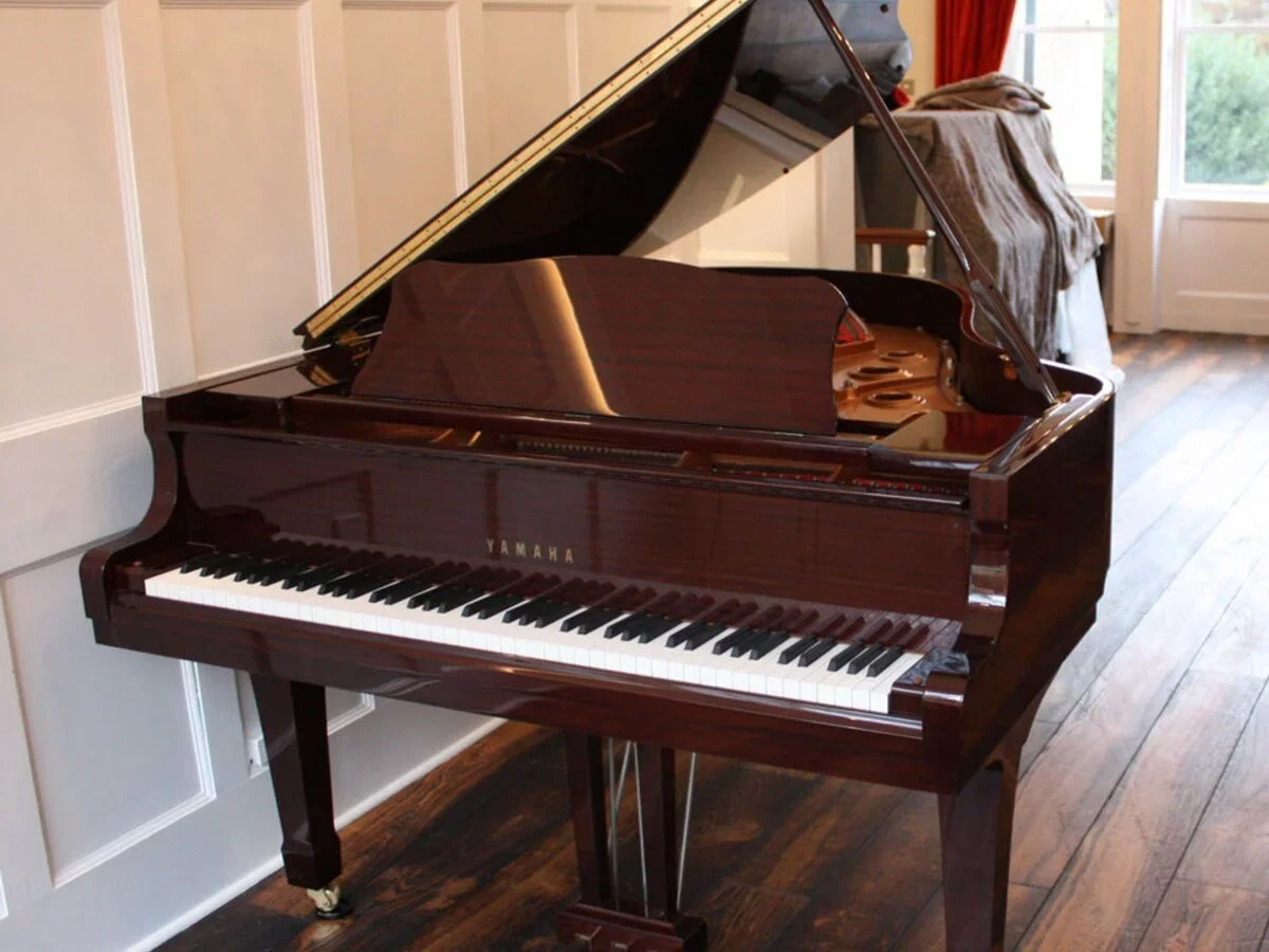 Reviews YAMAHA C3 MH