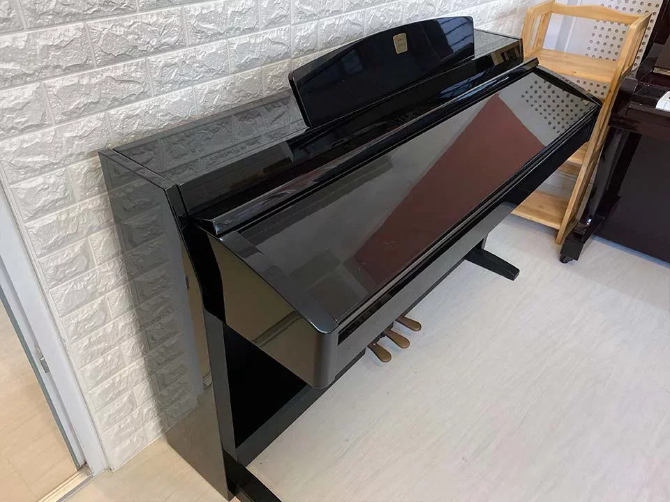 YAMAHA CLP-240 PE - Chi tiết 2