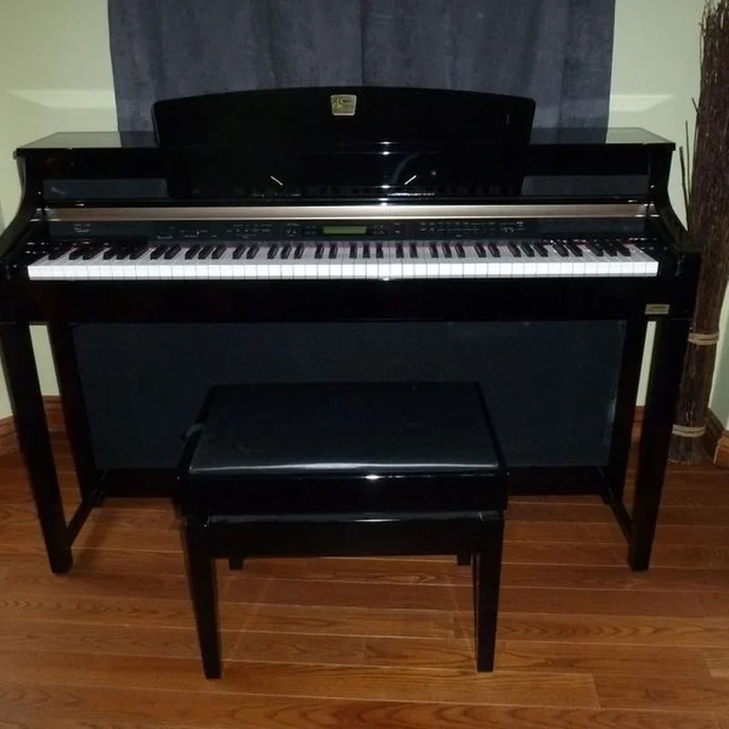 YAMAHA CLP-380 PE - Chi tiết 1