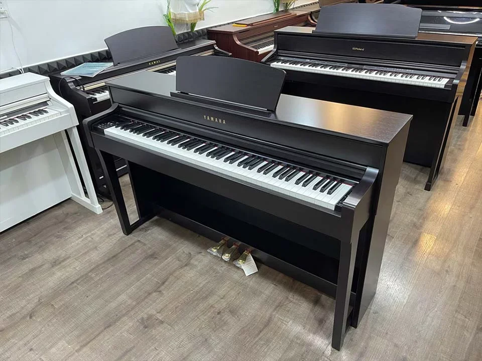 YAMAHA CLP-635 R - Hình ảnh chính