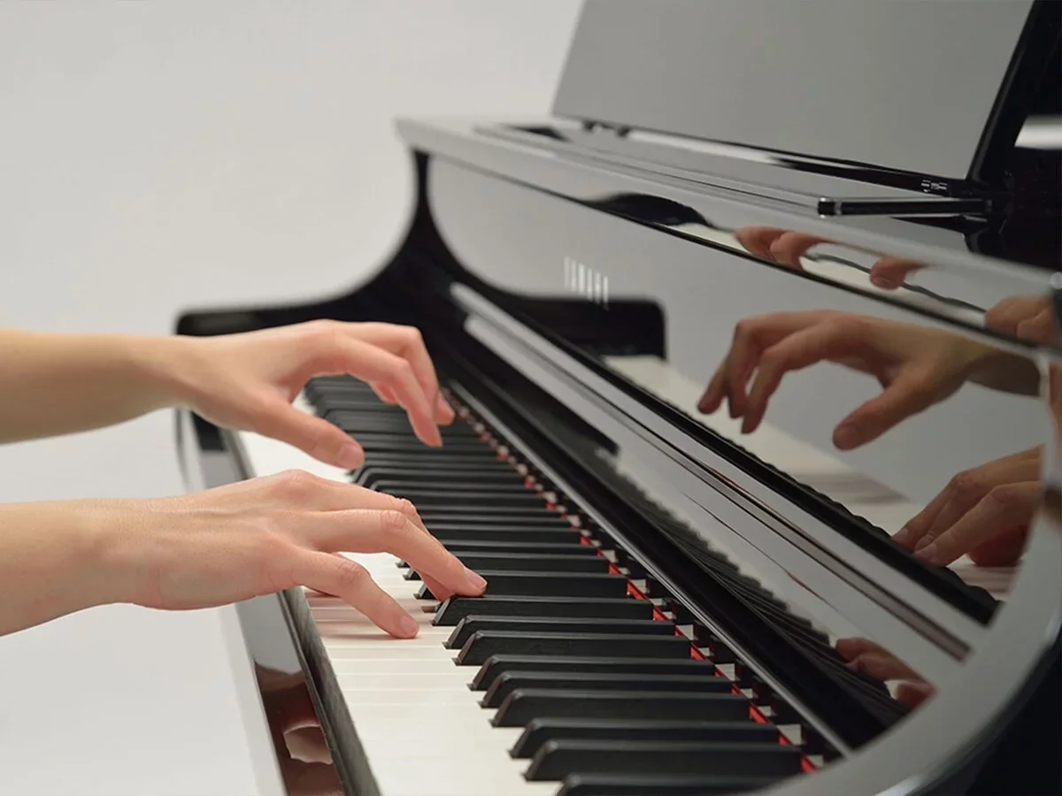 YAMAHA CLP-695 GP PE - Chi tiết 1