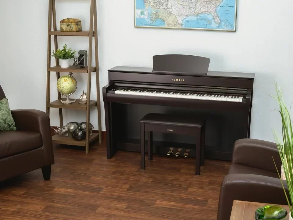 YAMAHA CLP-735 R - Chi tiết 1