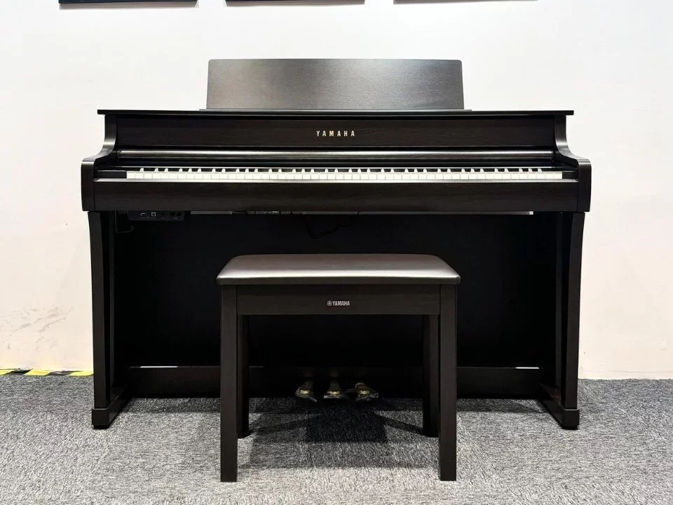 YAMAHA CLP-845 R - Hình ảnh chính