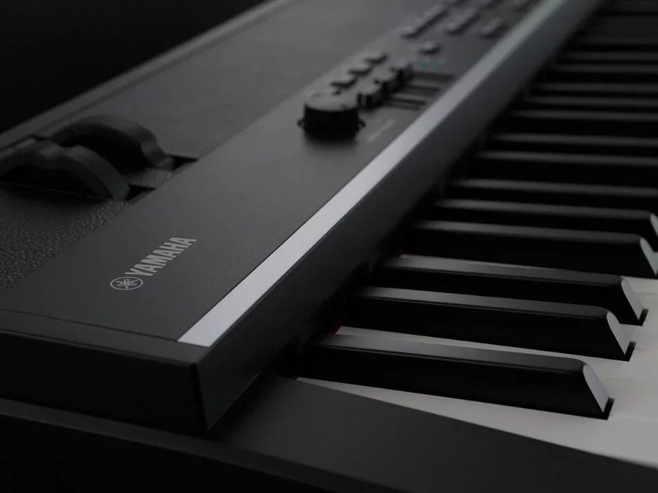 YAMAHA CP4 - Chi tiết 1