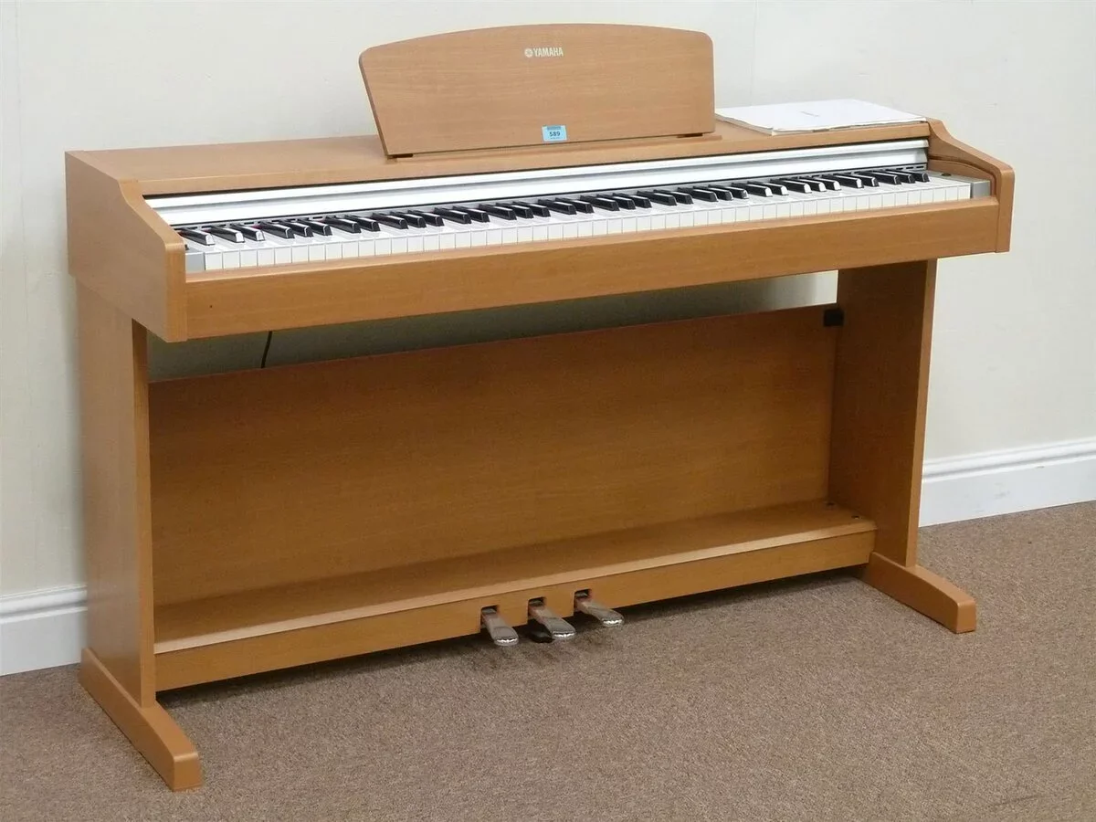 YAMAHA YDP-131 - Chi tiết 1