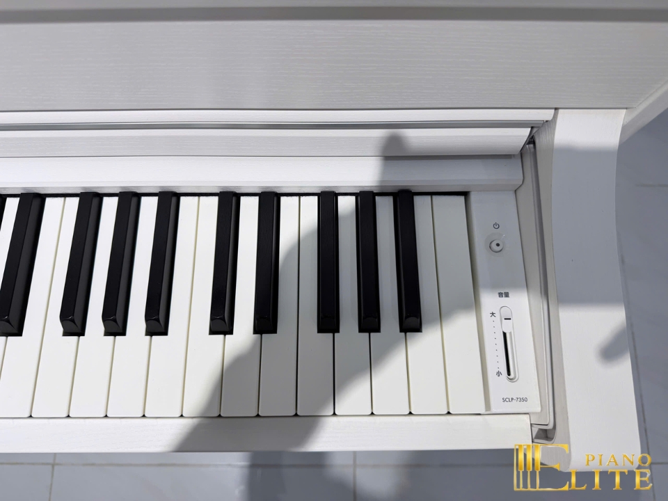 YAMAHA SCLP-7350 WH