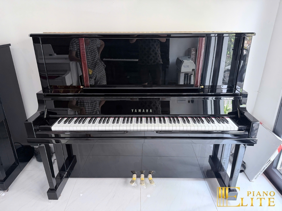 YAMAHA UX500