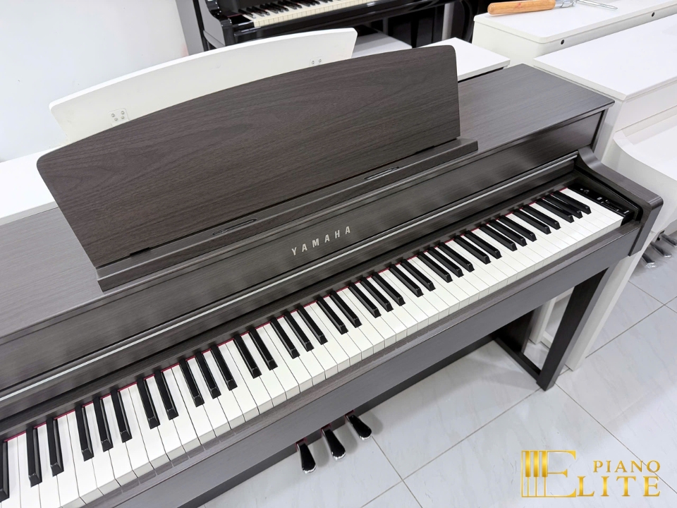 YAMAHA CLP-645 DW