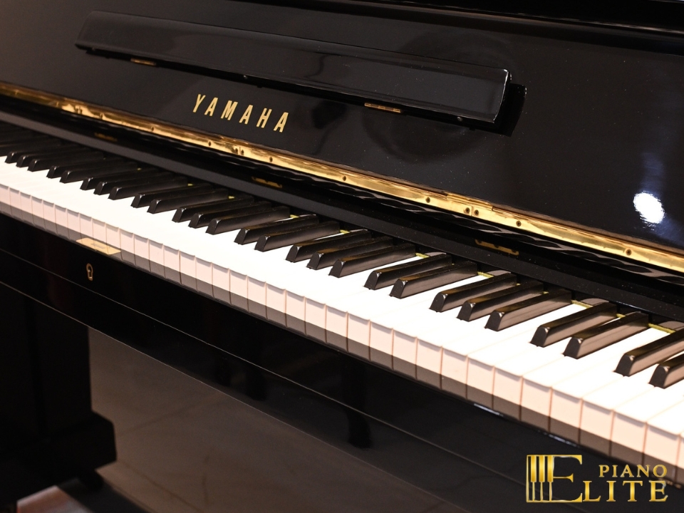 YAMAHA U1E