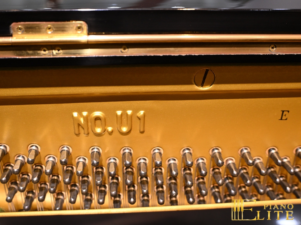 YAMAHA U1E