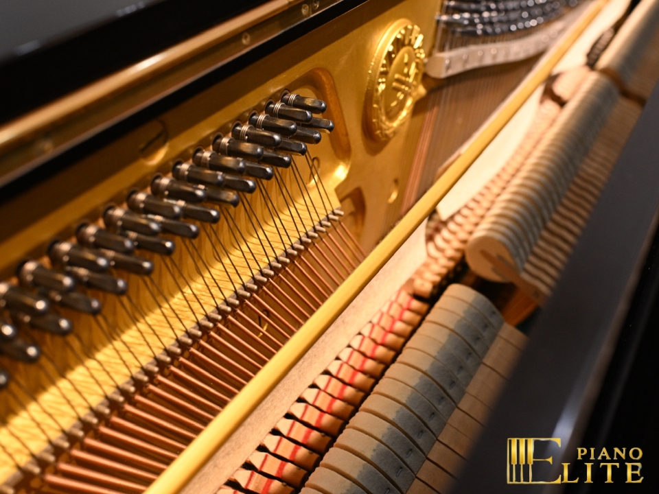 YAMAHA U1E