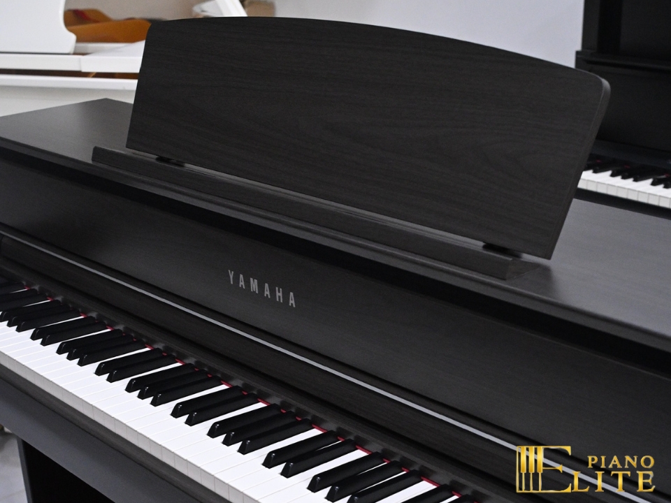 YAMAHA CLP-775 DW (USED)