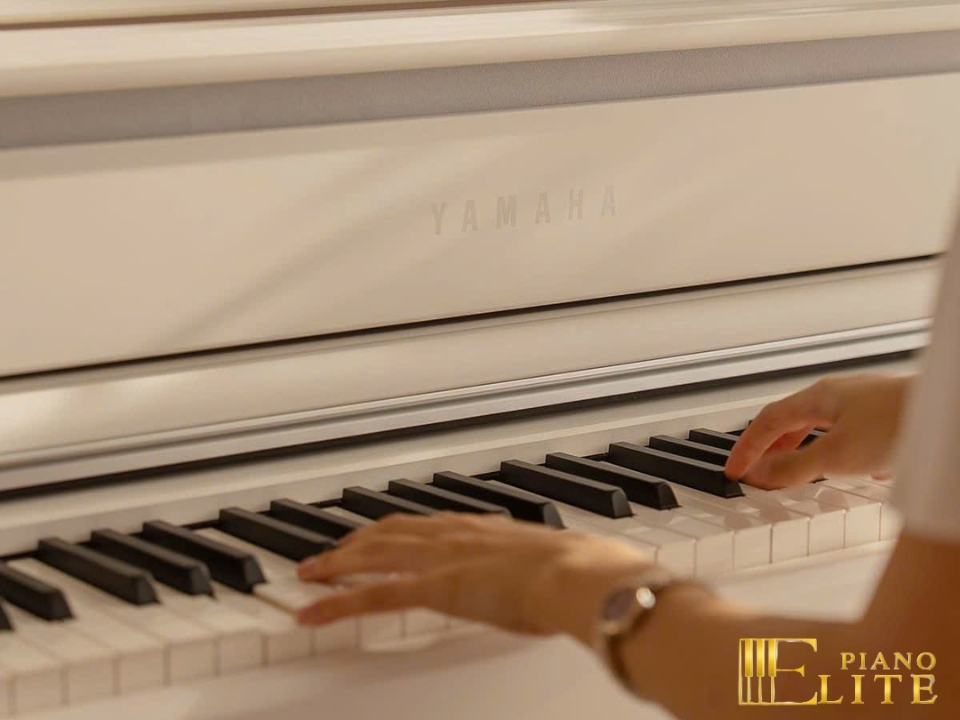 YAMAHA CLP-845 WH