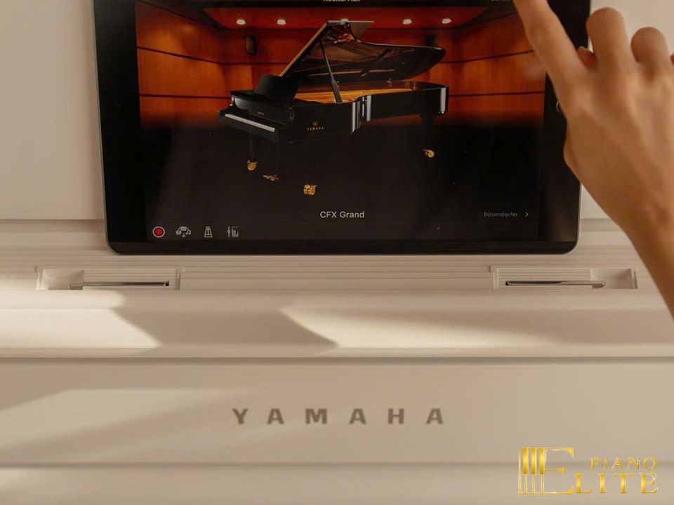 YAMAHA CLP-845 WH