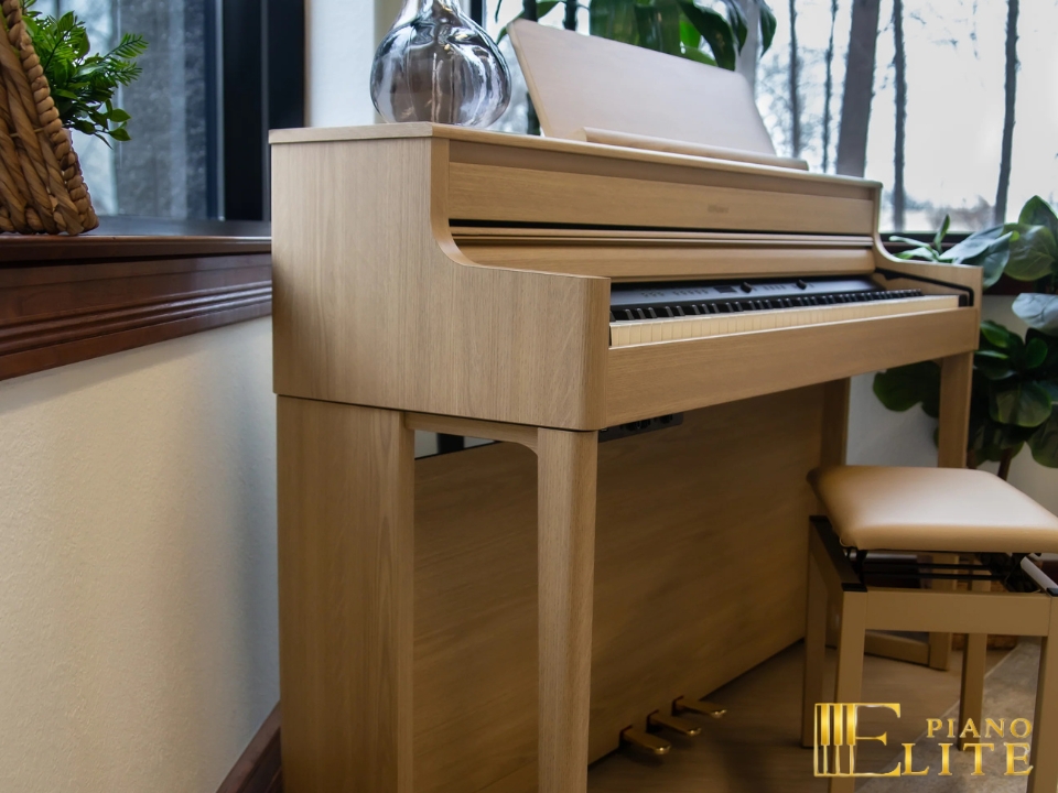 ROLAND HP-704 LO (USED)