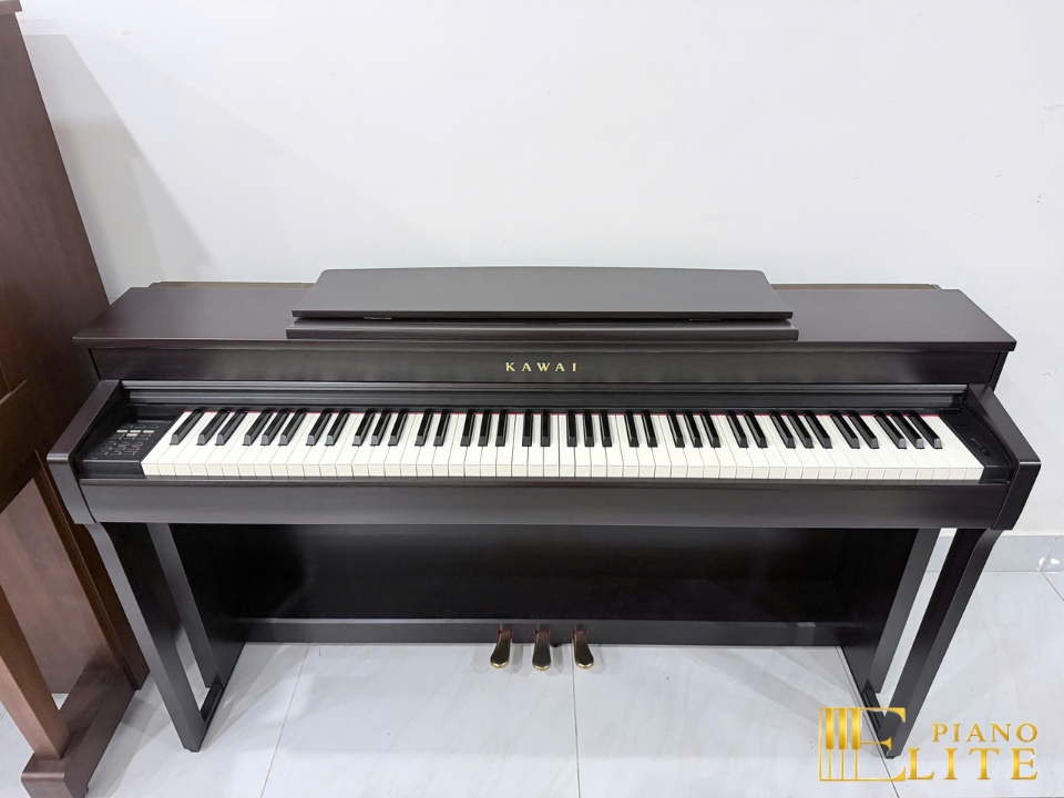 KAWAI CN39 R