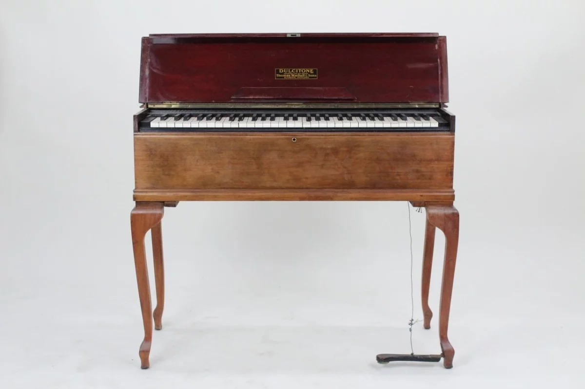 Lịch sử phát triển nghề lên dây piano