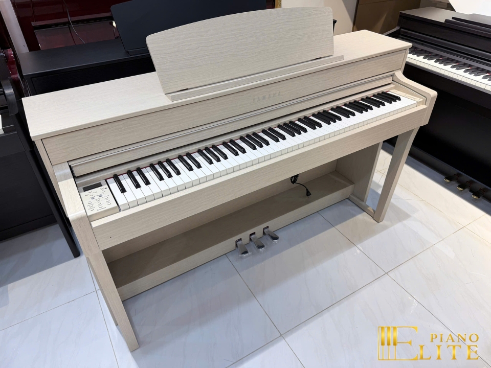 YAMAHA CLP-645 WA