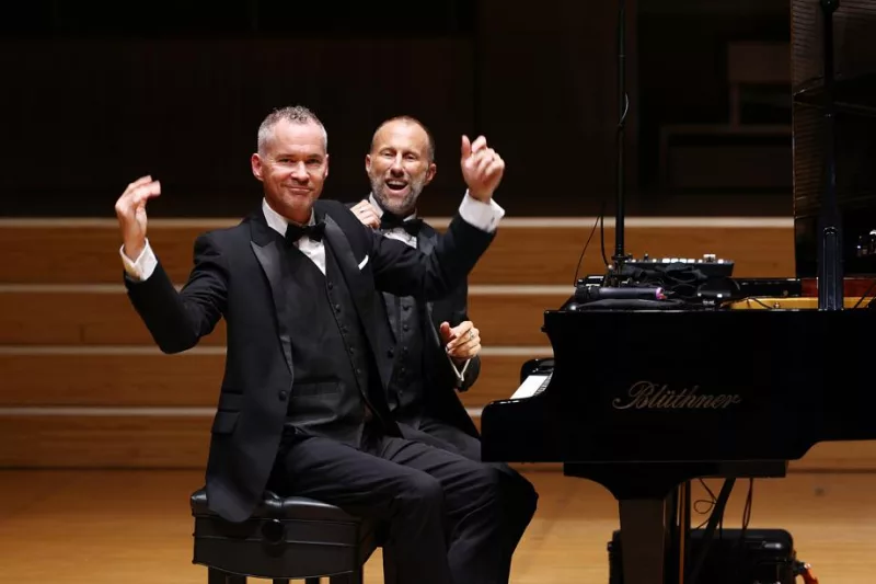 Luyện tập piano