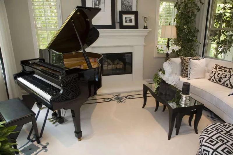 Khử Mùi Hôi Piano Cũ: Đánh Thức Hương Thơm Gỗ Tự Nhiên & Nâng Tầm Giá Trị Âm Nhạ