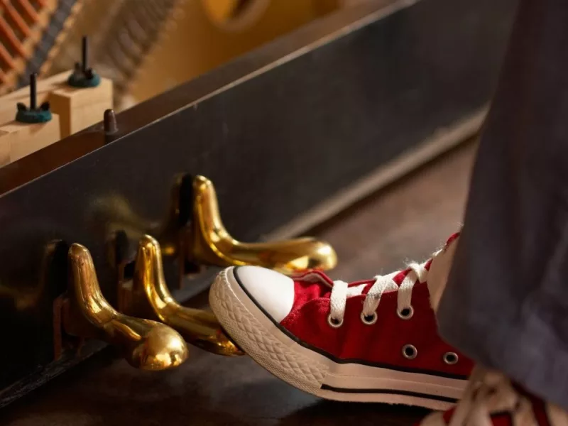 Tiếng Lệch, Phím Hư: Giải Mã "Bệnh Lạ" Của Piano và Sức Mạnh Của Việc Lên Dây Ch