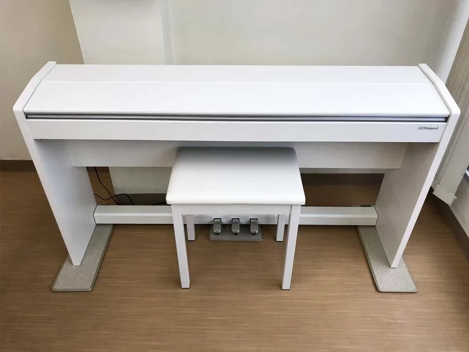 ROLAND F-140 WH (USED) - Chi tiết 2