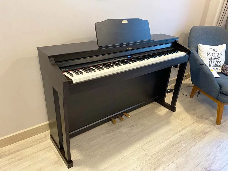 ROLAND HP-504 RW - Chi tiết 1