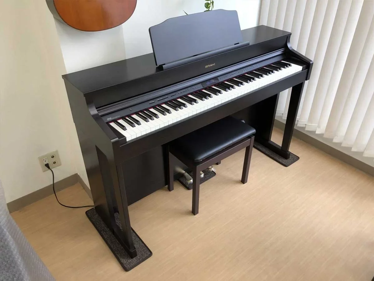 ROLAND HP-603 RW - Chi tiết 1