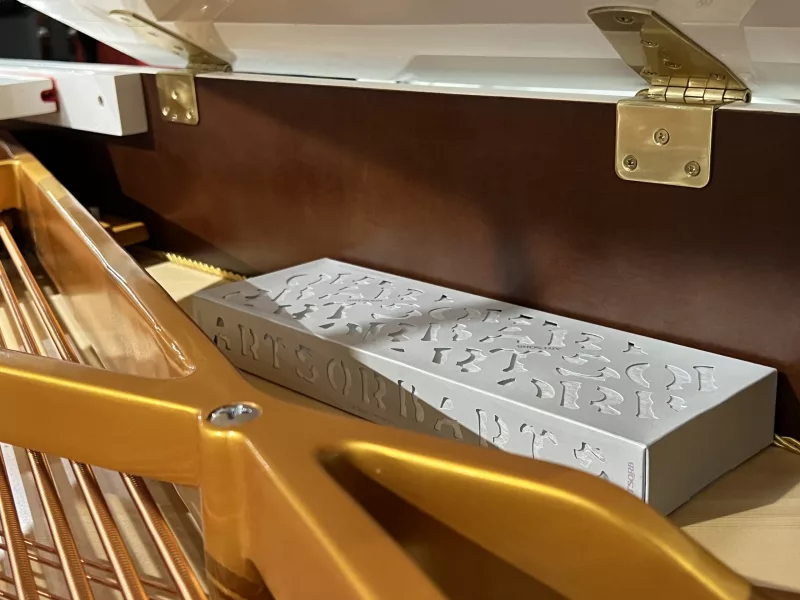 Lớp Áo Giáp" Âm Thanh: Sợi Nỉ Búa Piano – Bí Quyết "Làm Mới" Cảm Xúc & Tái Tạo C