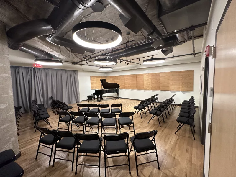 Khám phá "Thế giới ngẫu hứng": Hướng dẫn ứng tấu piano từ A đến Z cho mọi cấp độ