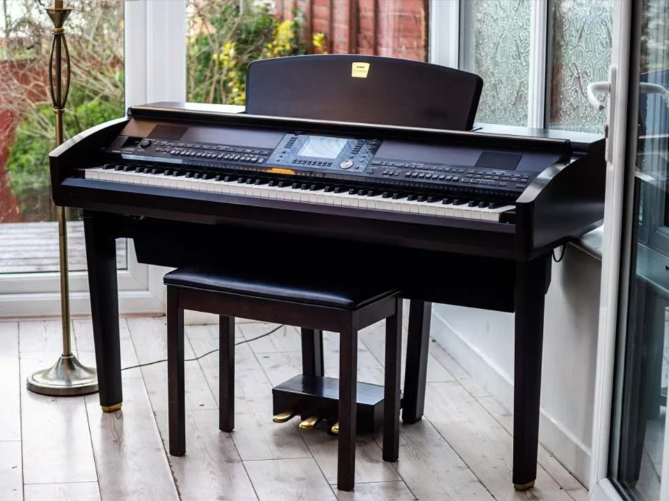 YAMAHA CVP-405 R - Hình ảnh chính
