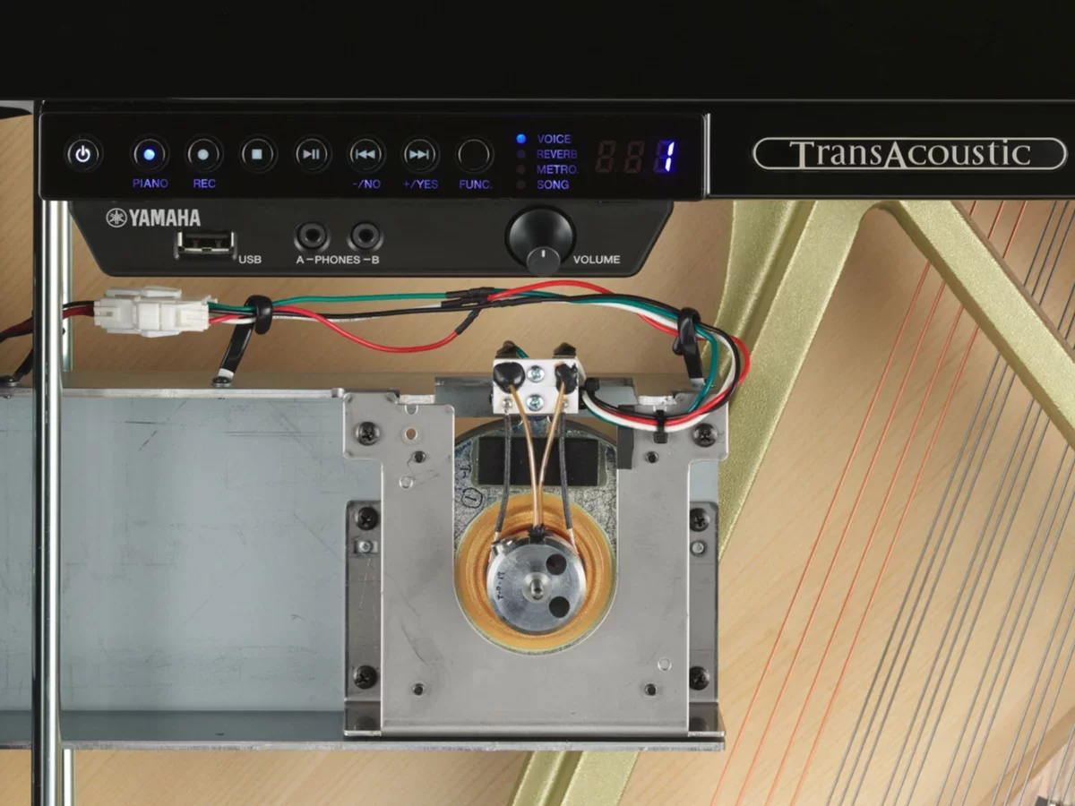 YAMAHA U1 TA3 TRANSACOUSTIC™ - Chi tiết 1