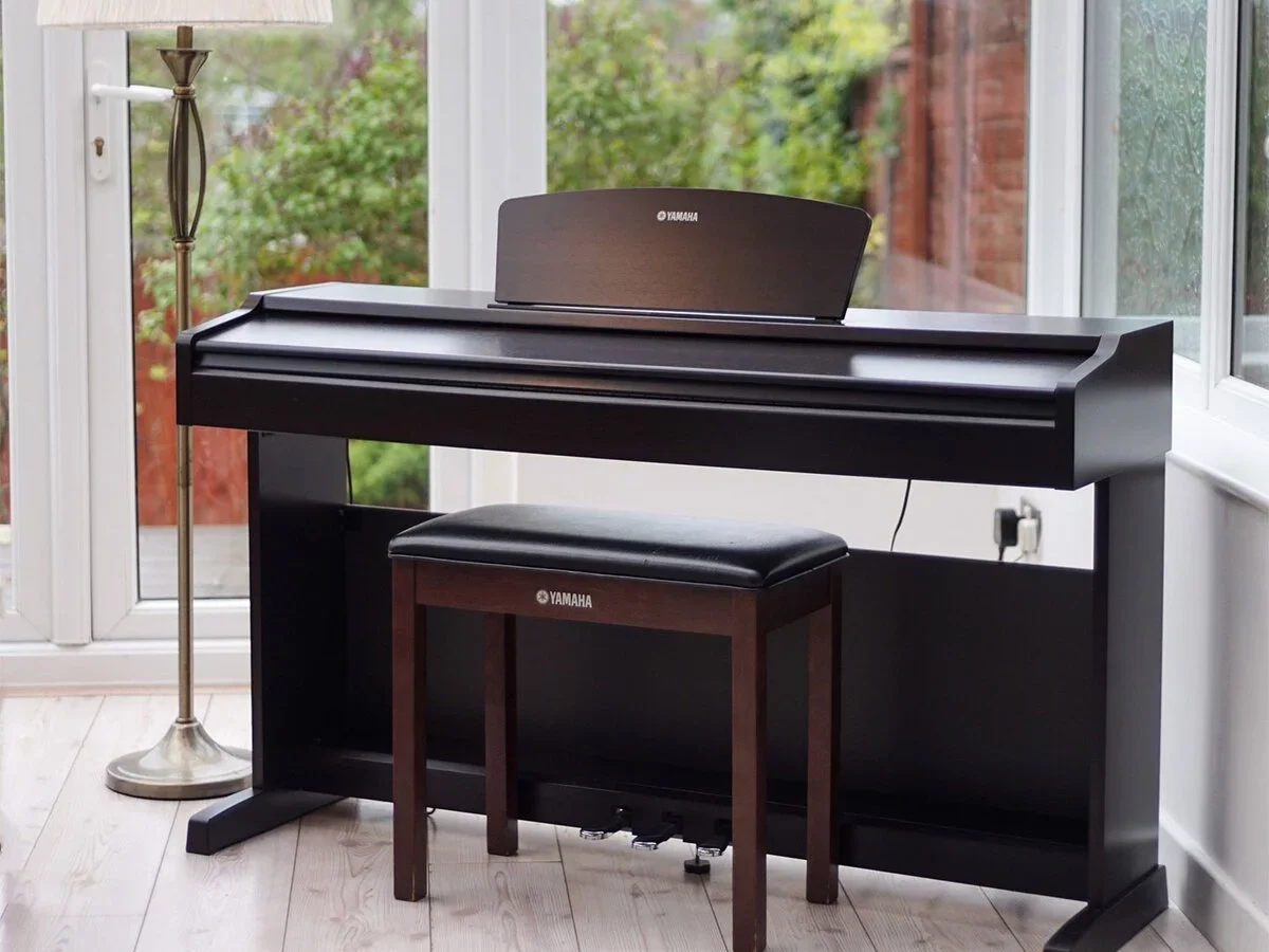 YAMAHA YDP-151 R - Chi tiết 2
