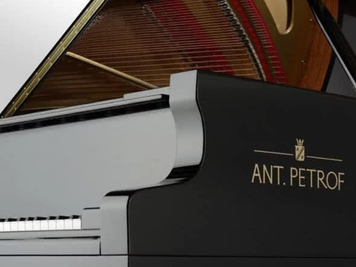 Đàn piano Petrof ANT. PETROF 225 – Chi tiết bàn phím
