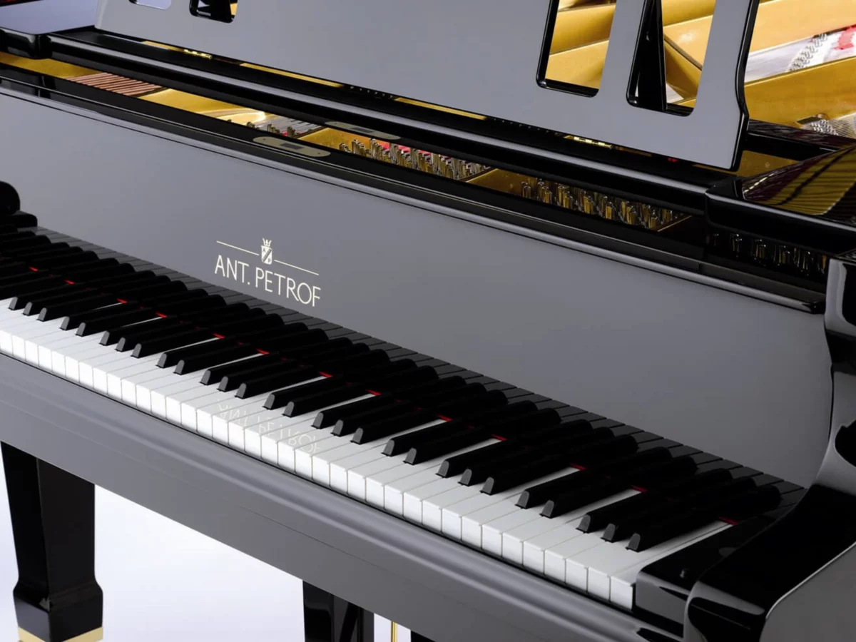 Showroom trưng bày ANT. PETROF 275 tại Elite Piano