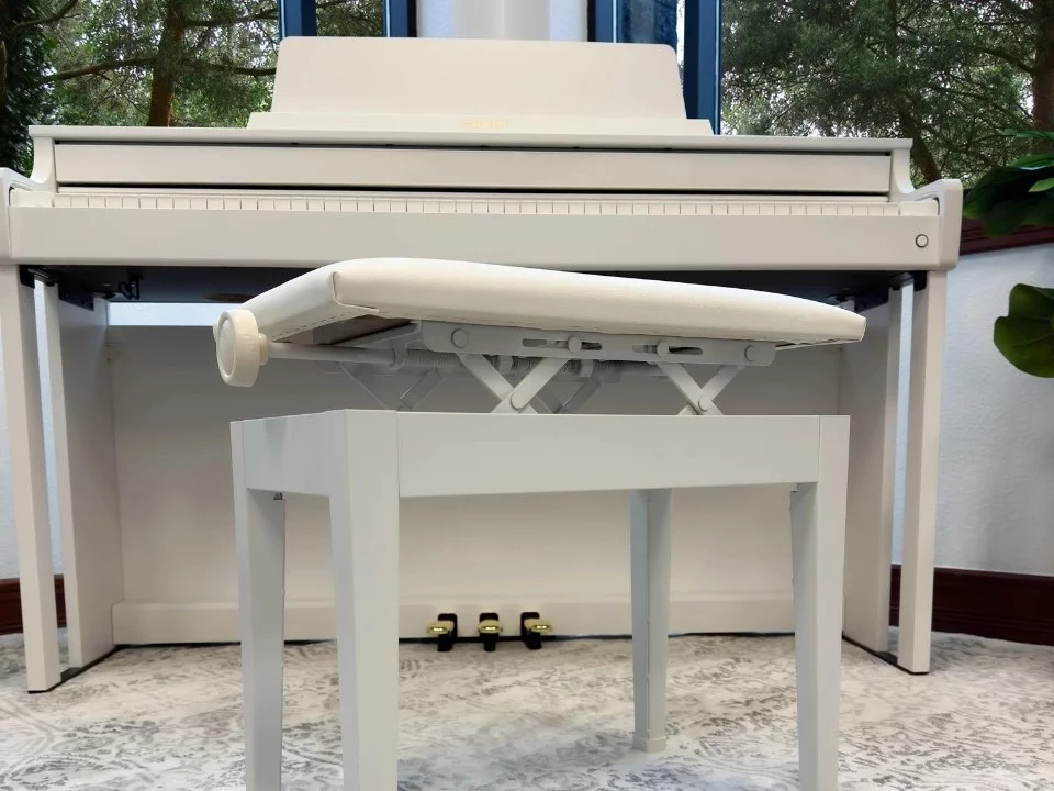 Casio AP-550 White (WH)
