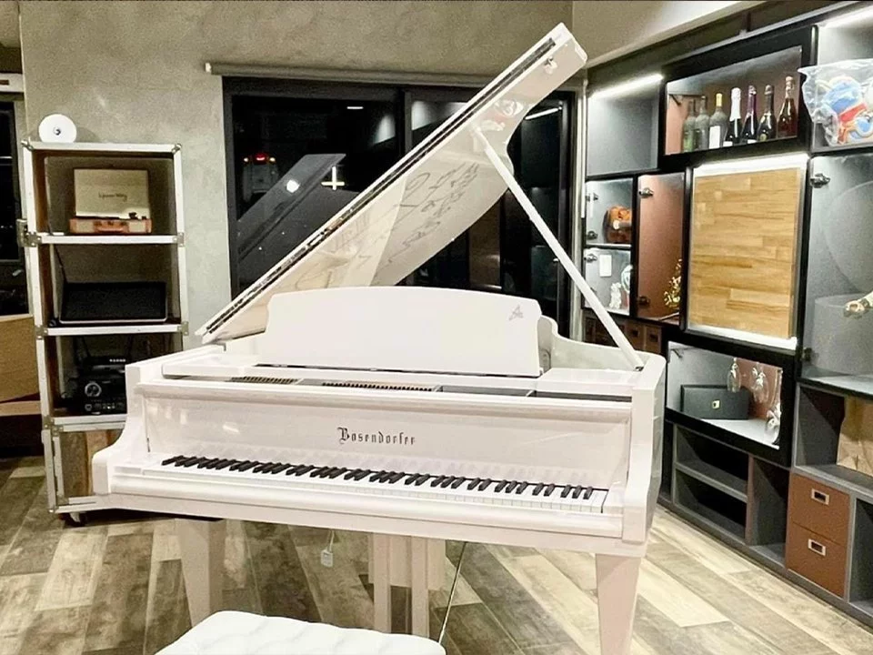 Jean Cocteau - Elite Piano