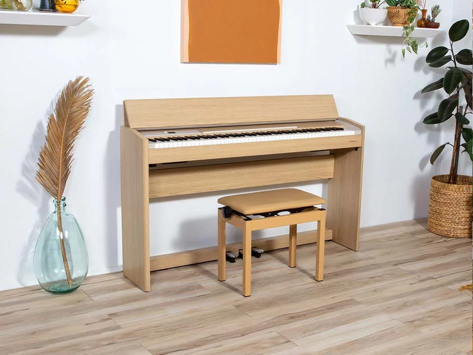 ROLAND F701 LA