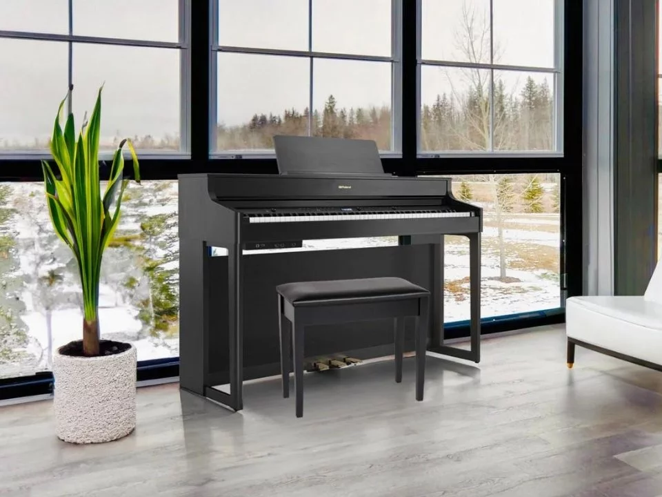 ROLAND HP-702 CB