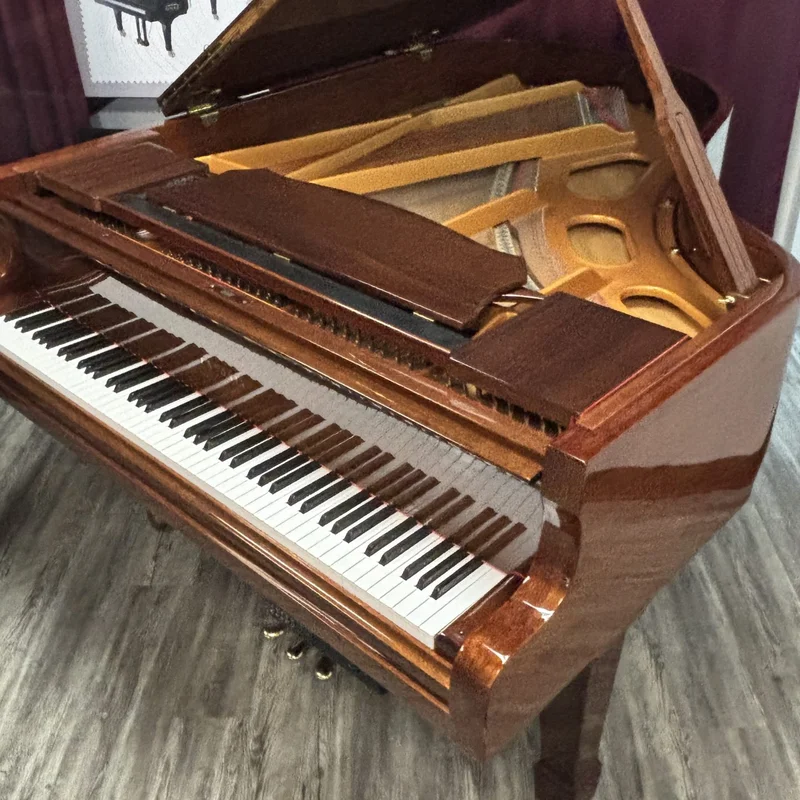 Estonia L190 Pyramid Mahogany